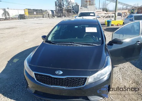 2017 Kia Forte S z USA, uszkodzony, nr VIN 3KPFL4A70HE063204